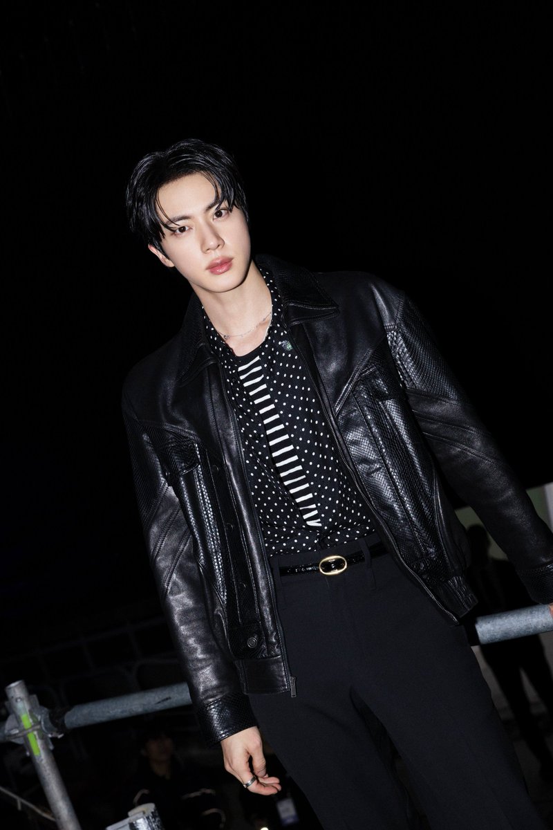 InMyThirst's tweet photo. #2025MAMAVOTE for #JIN https://t.co/GSrMVDk477
