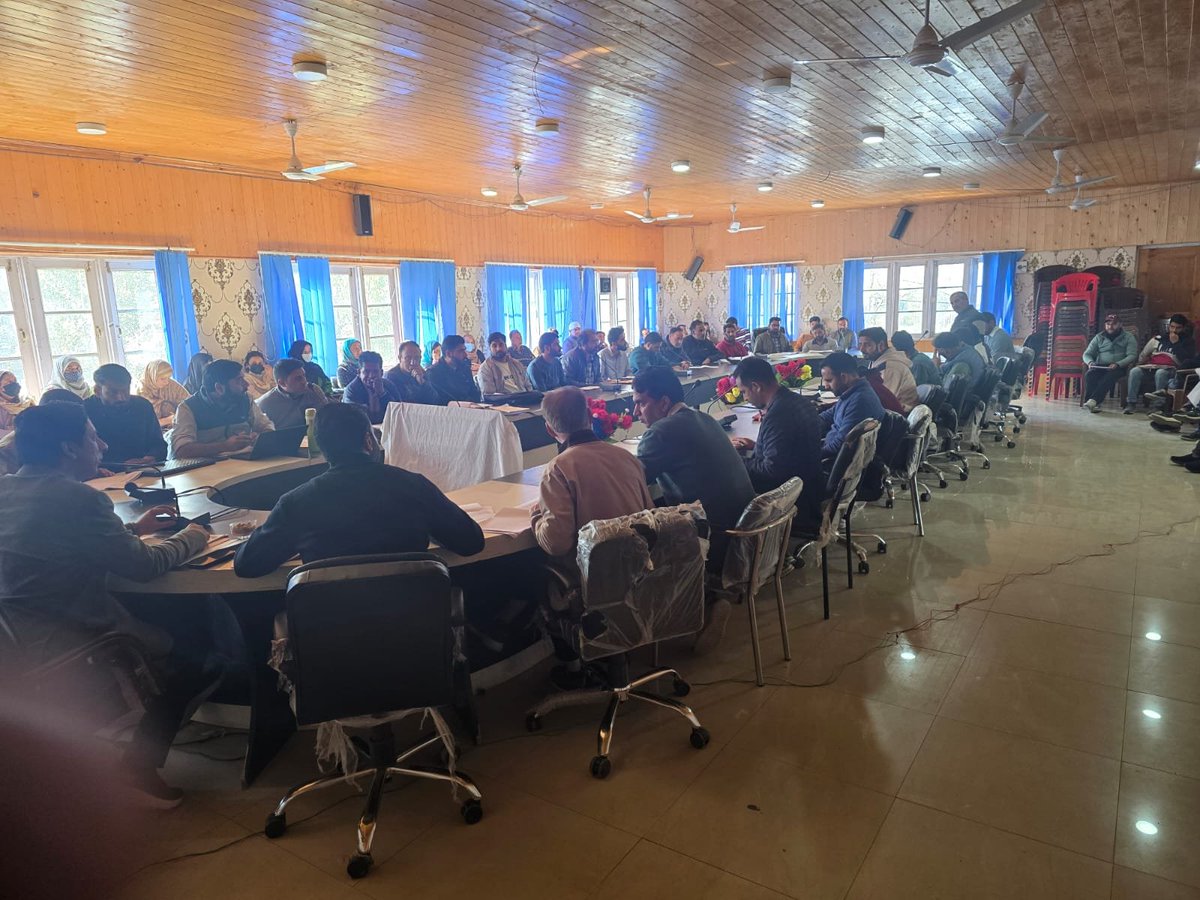 mopr_goi's tweet image. Strengthening Grassroots Governance through Quality Panchayat Development Plans

The Rural Development Department (#RDD) Anantnag, Jammu &amp;amp; Kashmir, conducted a mid-term review of ongoing developmental works under the supervision of ACD Shri Shafiq Ahmad Wani. During the exercise,…