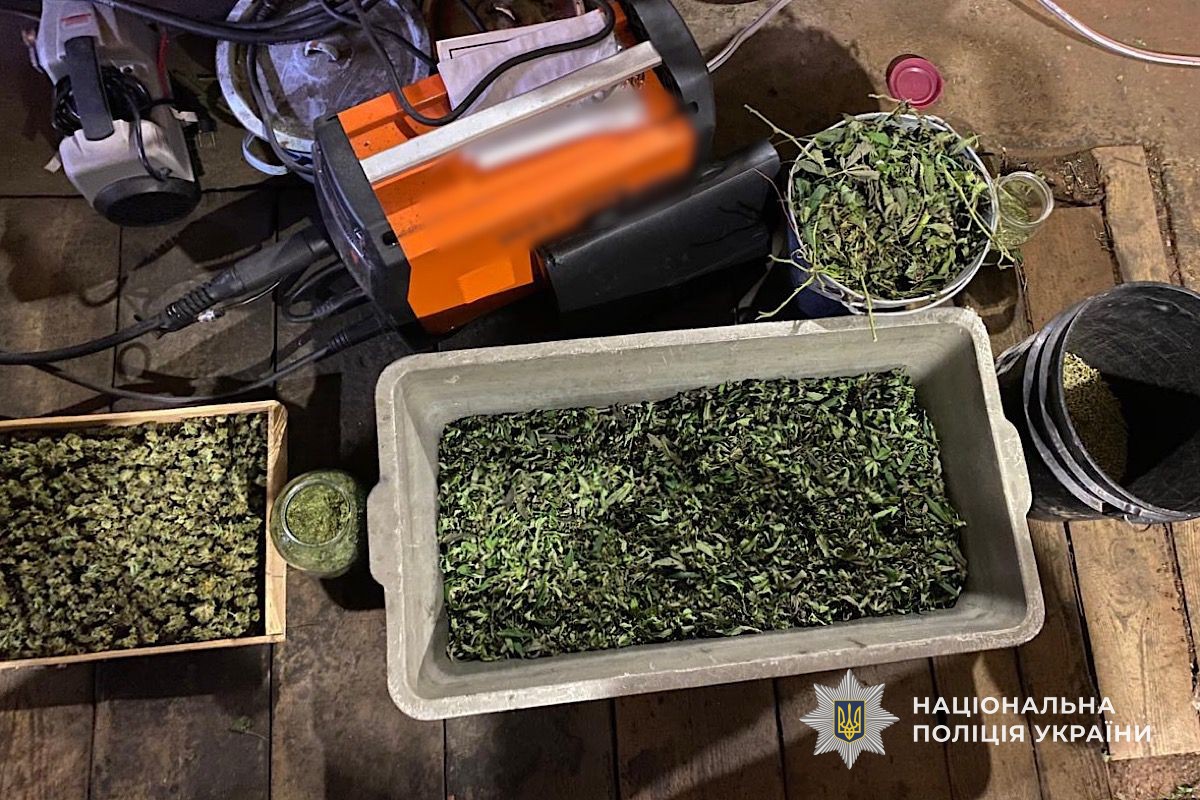 GUNP_Dnipro's tweet image. У Нікополі дізнавачі викрили місцевого мешканця на незаконному зберіганні наркотиків
Джерело: dp.npu.gov.ua/news/u-nikopol…
@34_tv
@news112ua
@istv
#Поліція #Дніпро #новини