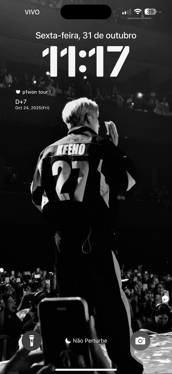 keeeehona's tweet photo. ୧ ‧₊˚Poste⋅ ☆

—perfil twt
—tela de bloqueio
—última música que você ouviu
—primeira foto no pinterest https://t.co/8UXrnMaSUg