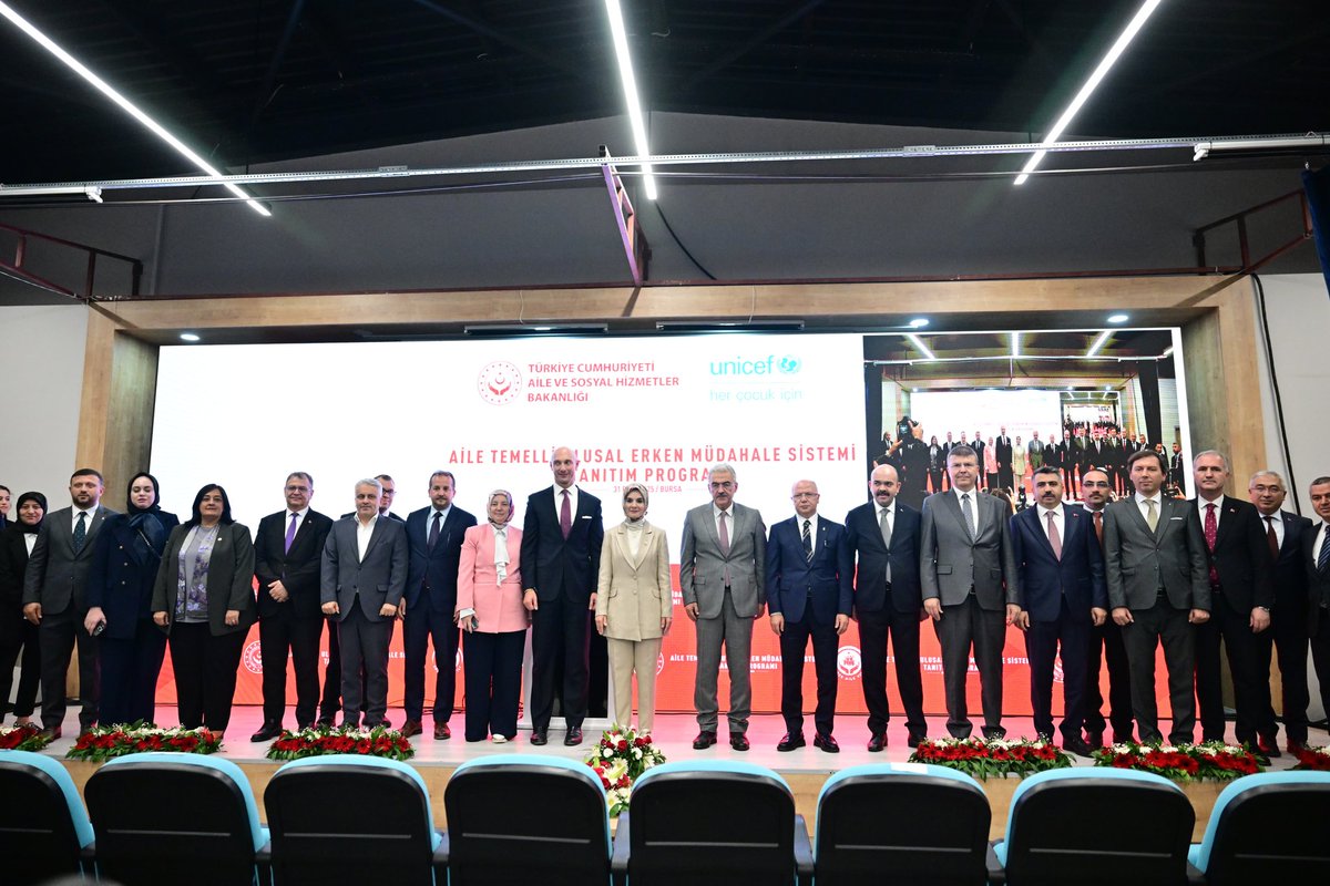 Aile ve Sosyal Hizmetler Bakanımız Mahinur Özdemir Göktaş ile birlikte Erken Tanı ve Çocukluk Gelişim Merkezi’nin açılışını gerçekleştirdik.

Bu merkez; çocuklarımızın zihinsel, duygusal ve sosyal gelişimlerini bilimsel yöntemlerle desteklerken ailelerimize de yol gösterici bir