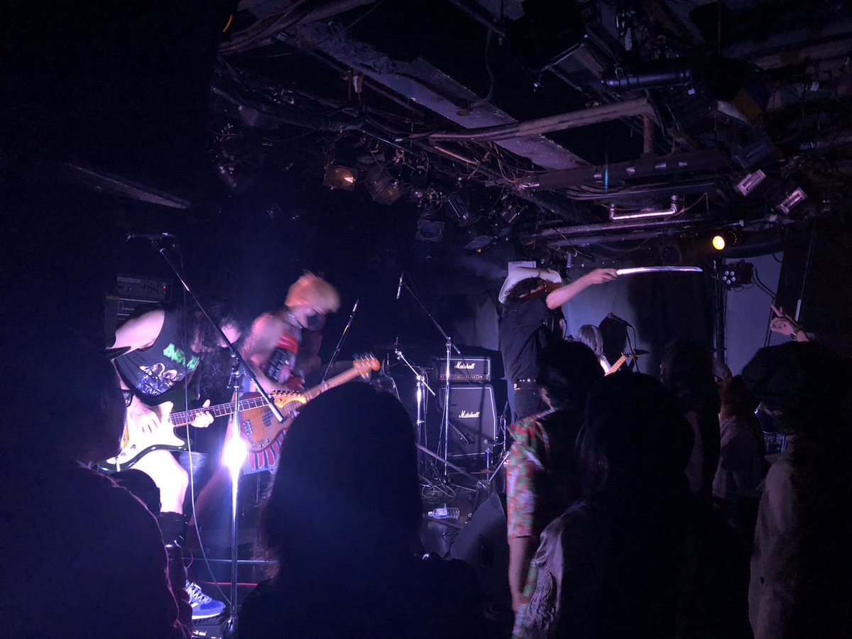 昨日はテキサコレザーマンも最高にカッコよかった！！
Packmanのドネーションが始まってから、オオサマをはじめテキサコのみんなにはお世話になりっぱなし！
本当に感謝してます。
INO hidefumiさんが「このバンド最高だね！」ってニコニコしながら見てたのも良かったな。