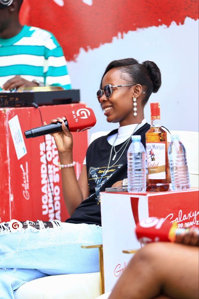 GalaxyFMUg's tweet image. Sitting in for @sovariahughes on the #ZzinaBigBang is the beautiful @myrahkayug 

Tune in….. 

Powered by #SpiceOn | #CaptainMorganUG