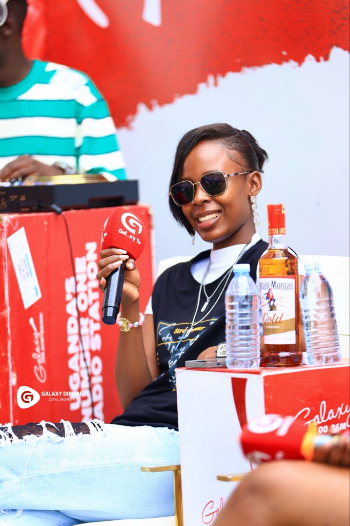 GalaxyFMUg's tweet image. Sitting in for @sovariahughes on the #ZzinaBigBang is the beautiful @myrahkayug 

Tune in….. 

Powered by #SpiceOn | #CaptainMorganUG