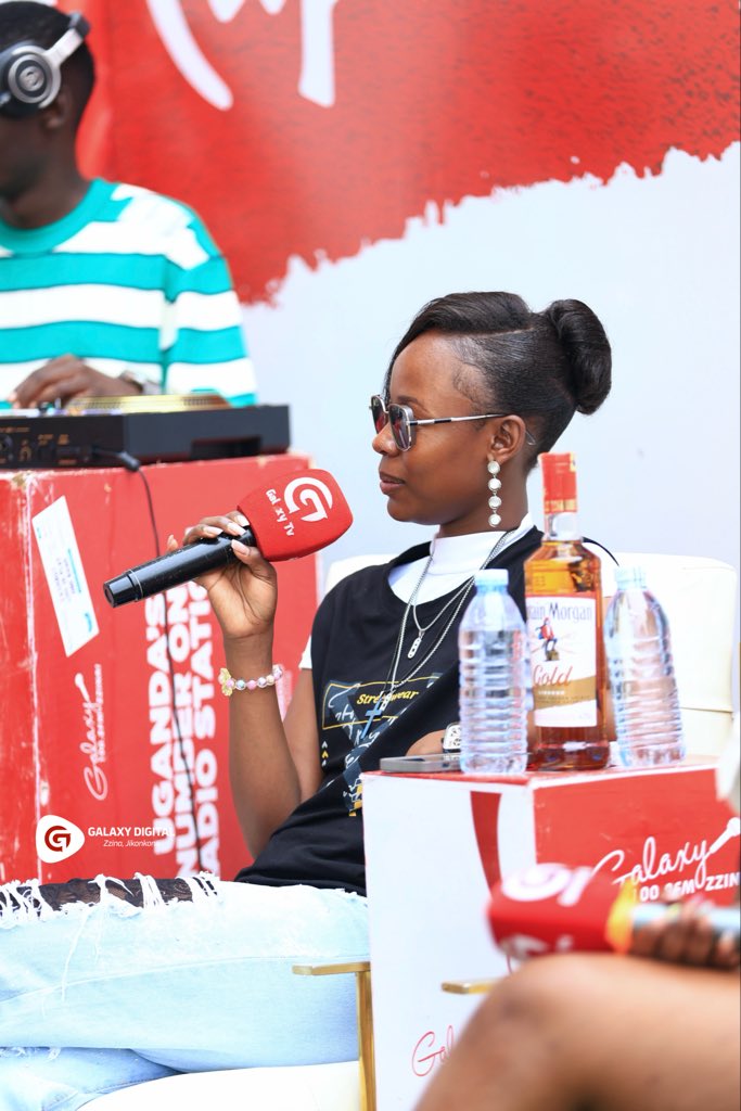 GalaxyFMUg's tweet image. Sitting in for @sovariahughes on the #ZzinaBigBang is the beautiful @myrahkayug 

Tune in….. 

Powered by #SpiceOn | #CaptainMorganUG