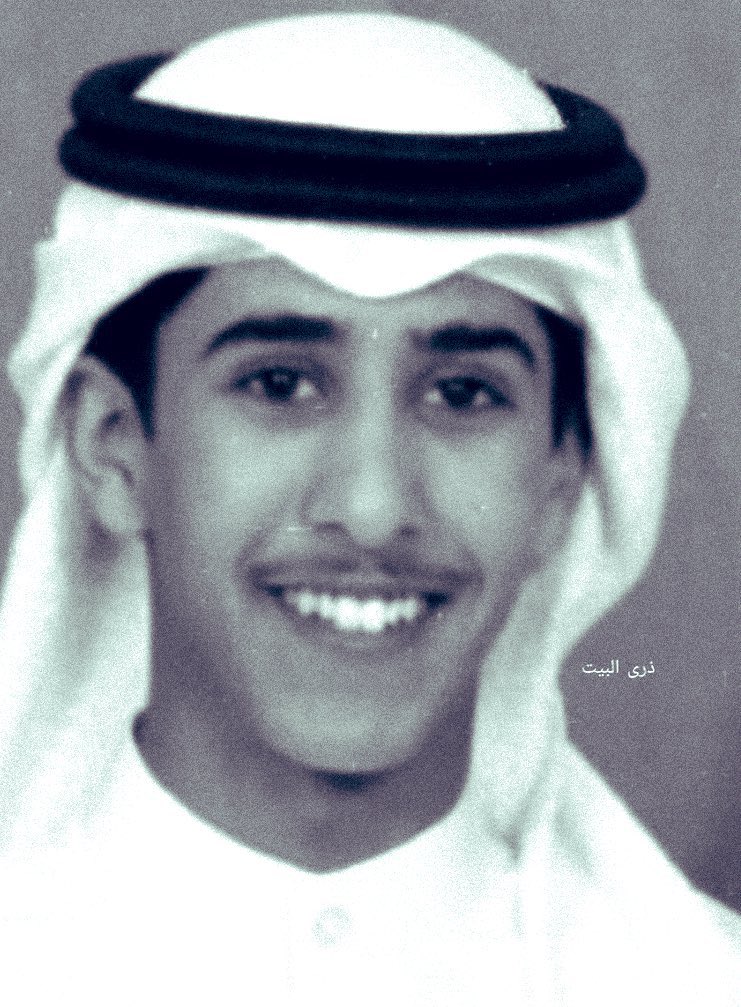 اللهمَّ إجعل ذلك الوجه البشوش الطيب في أعلى مراتب النَّعيم ، اللهمَّ إرحمه برحمتكَ التي وسعت كلَّ شيء ، اللهمَّ أسعده في داره وأمِّنه بأمانك يا أكرم الأكرمين اللهم عوض شبابه بالجنه 
( خالد مبارك السميران )