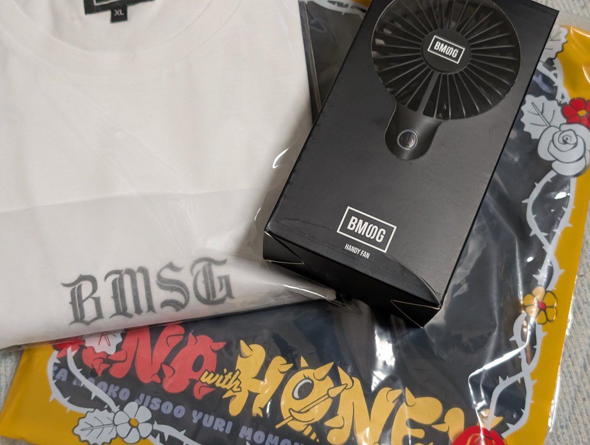 フェスに間に合わなかったハンディファンをようやく手に入れた(笑)
そしてHANAグッズは包装から良きですな(^q^)