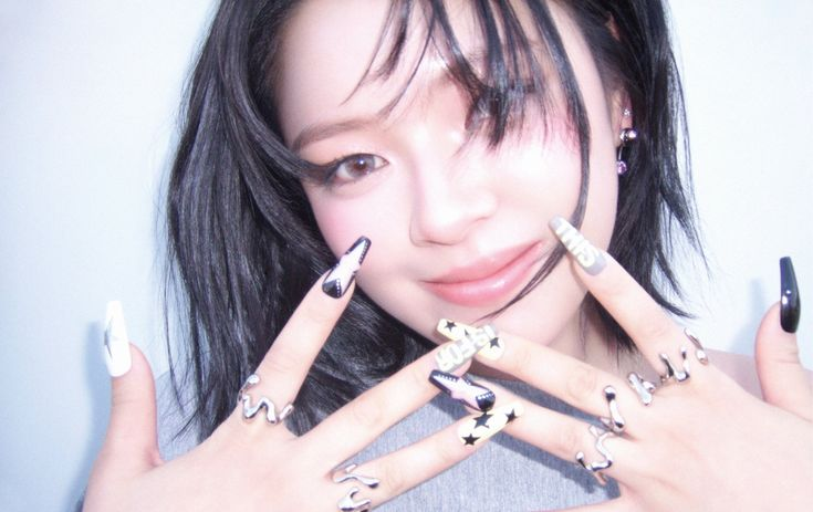 ONCESTREAMTWICE's tweet image. Drop the tags for JEONGYEON! 💚
HAPPY JEONGYEON DAY
#정연이와의_매일이_벌스데이
#TodayIsForYoo
#TWICE #트와이스