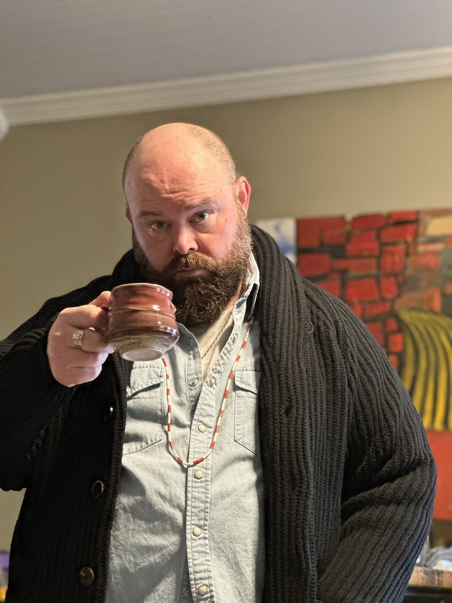 DavidLaneDesign's tweet image. Big Sweater = Big Vibes. #takeupspace 
Happy Halloween 🎃