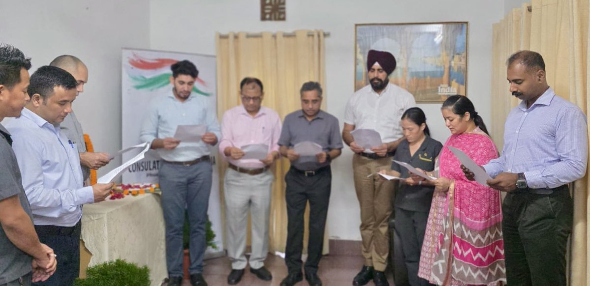 IndiainBhutanCG's tweet image. CGI Phuentsholing paid tributes to Sardar Vallabbhai Patel on his birth anniversary. 

Officials also took the Ekta Diwas Pledge affirming their commitment to the unity of India. They remembered  the contribution of  Sardar Patel in creation of a unified India.

#UnityDay2025