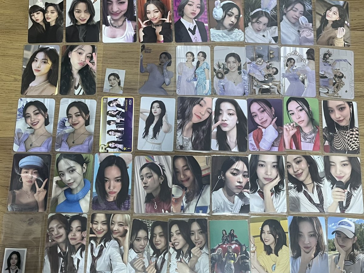 있지 ITZY 포토카드 양도
✔️가격 제시가에 대부분 양도
✔️모든 문의 디엠
✔️탈덕❌급전⭕️

예지 리아 류진 채령 유나 럭드 특전 미공포 사웨 위드뮤 메이크 스타 선물하기 팬즈샵 십오야