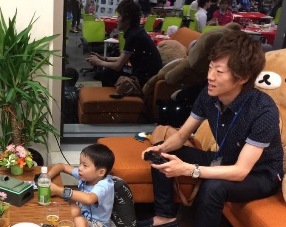 「スカイ倒したらグラップラーとアサルトちょーだい。金庫全部漁っていいから」