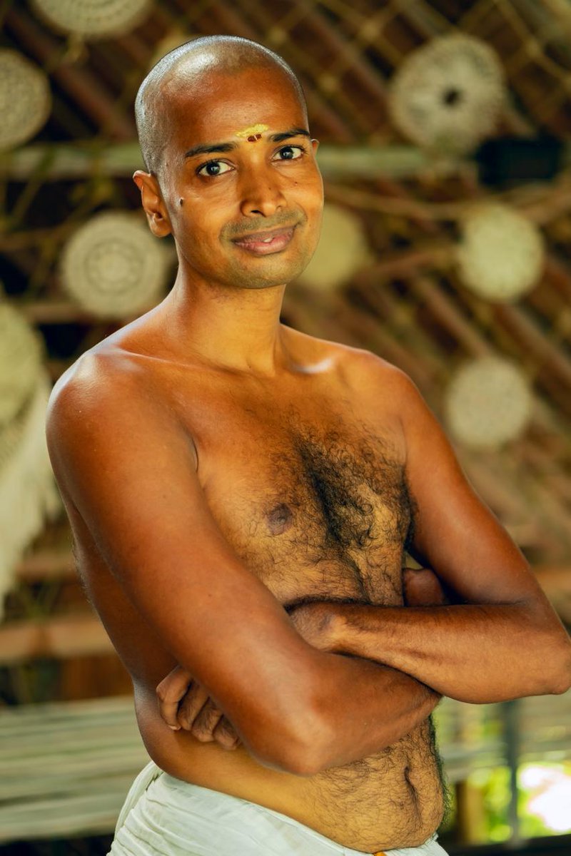 Sesión naturista de yoga, Pranayama (respiración) y mantra guiada por el maestro hindú SANJIB CHANDRA
unete al grupo chat.whatsapp.com/IHIKliCv42Q9jp…
#yoganaturista
#nakedyoga
#yogaaldesnudo
#aceptacioncorporal
#meditacionnudista
#meditacionhindu
#yogahindu