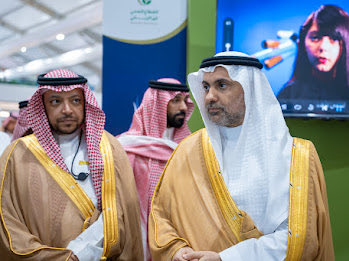 NAQApurityorg's tweet image. #وزير_الصحة  الأستاذ فهد الجلاجل @FahadAlJalajel
يزور جناح #جمعية_نقاء في #ملتقى_الصحة_العالمي، ويشيد بجهودها المتميزة في التوعية ومكافحة التدخين.

#يوم_الجمعة #تنفس_بنقاء