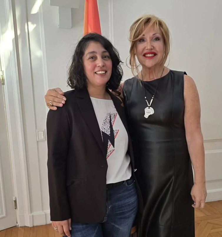 Participamos del evento por el Día del #Orgullo en la Embajada de España 🇪🇸, junto a activistas y representantes diplomáticos.
Se presentó la muestra del Archivo de la Memoria Trans y el video de #DiplomáticosPorLaIgualdad #ERC
Compromiso global por los derechos #LGBTI+
#AFDA