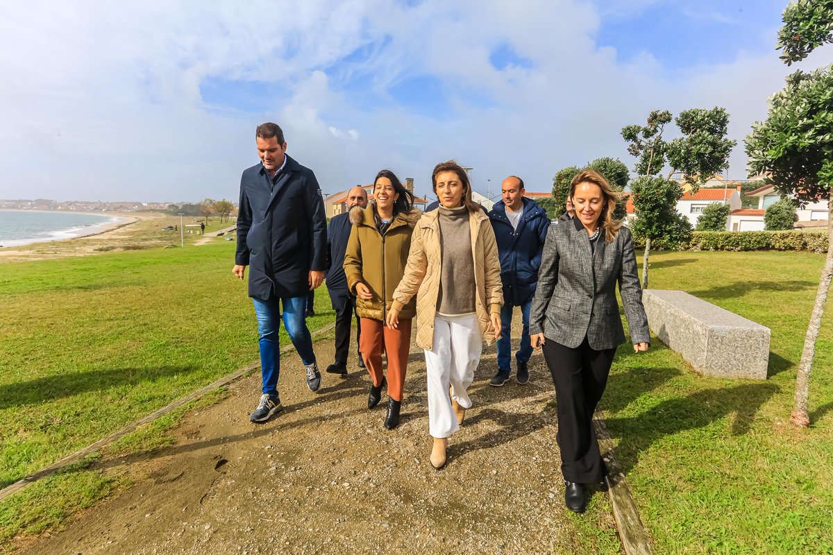 Achegámonos ata Ribeira para poñer en valor o Catálogo de bens de valor cultural no litoral, que inclúe un total de 1582 elementos destacados en toda a costa galega. 

Este catálogo estará todo o mes de novembro sometido a información pública, aberto ás aportacións da cidadanía.