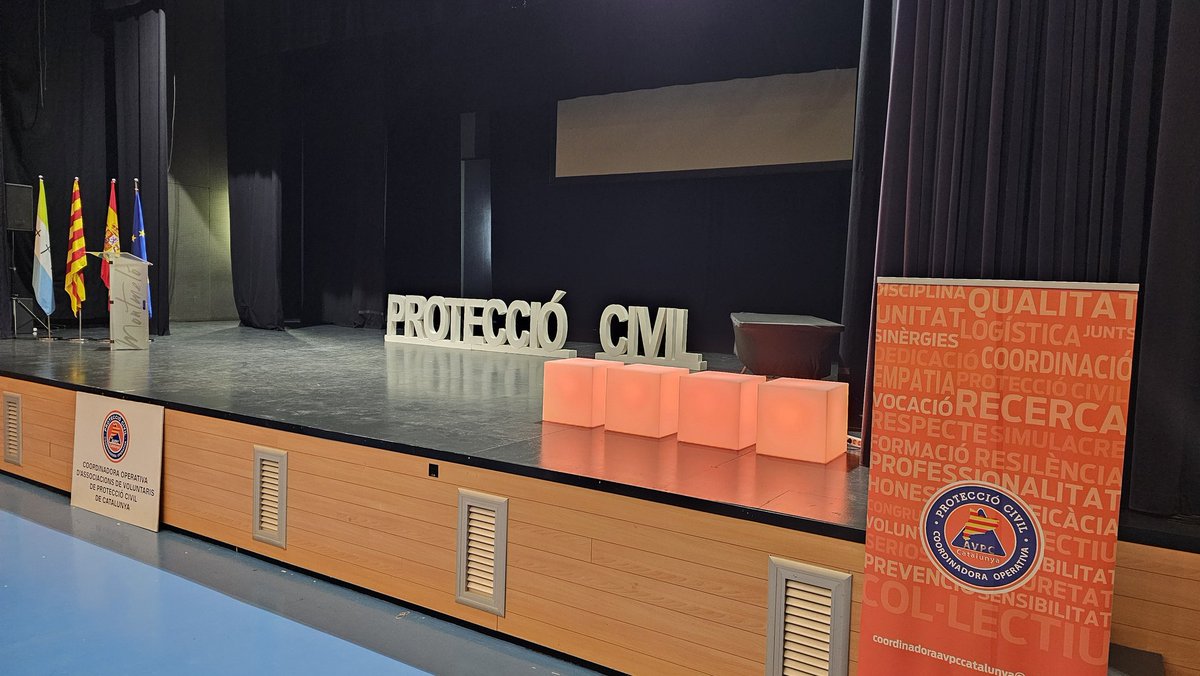 Coordinadora_AV's tweet image. Tot preparat per a l&apos;Acte Institucional amb motiu de la intervenció dels voluntaris de #ProteccióCivil a la #DANA2024 a la Comunitat Valenciana.
Diumenge, 2 de novembre de 2025
A les 11:00h
#Montmeló