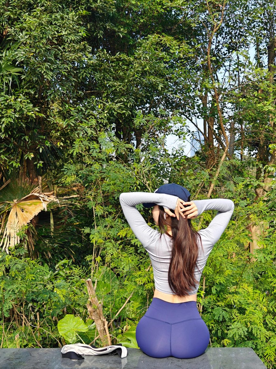 ff6_js's tweet image. 🌻 Elegance is consistency in motion.