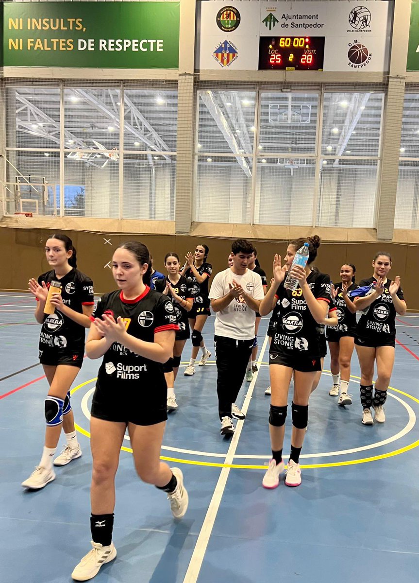 Victòria del Juvenil Femení B a domicili.💪 Triomf molt treballat d’un equip que no para de créixer. Som-hi!!🧡🖤🧡