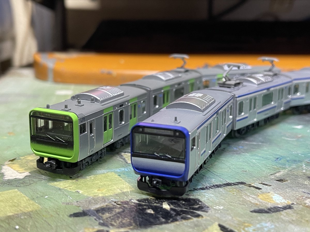 ますこっとれいんの床板と、鉄ポケの床板フレームをニコイチすると小型