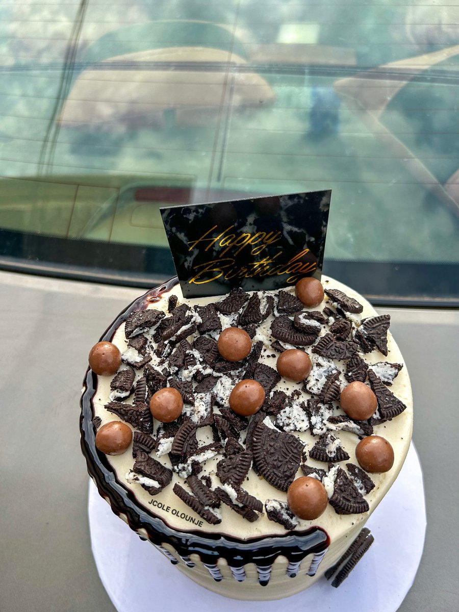 jcoleolounje's tweet image. I so much love the simplicity and beauty of this cake 😍

Need cakes in OAU, Ile-Ife? Message me😌

#OAUTwitter