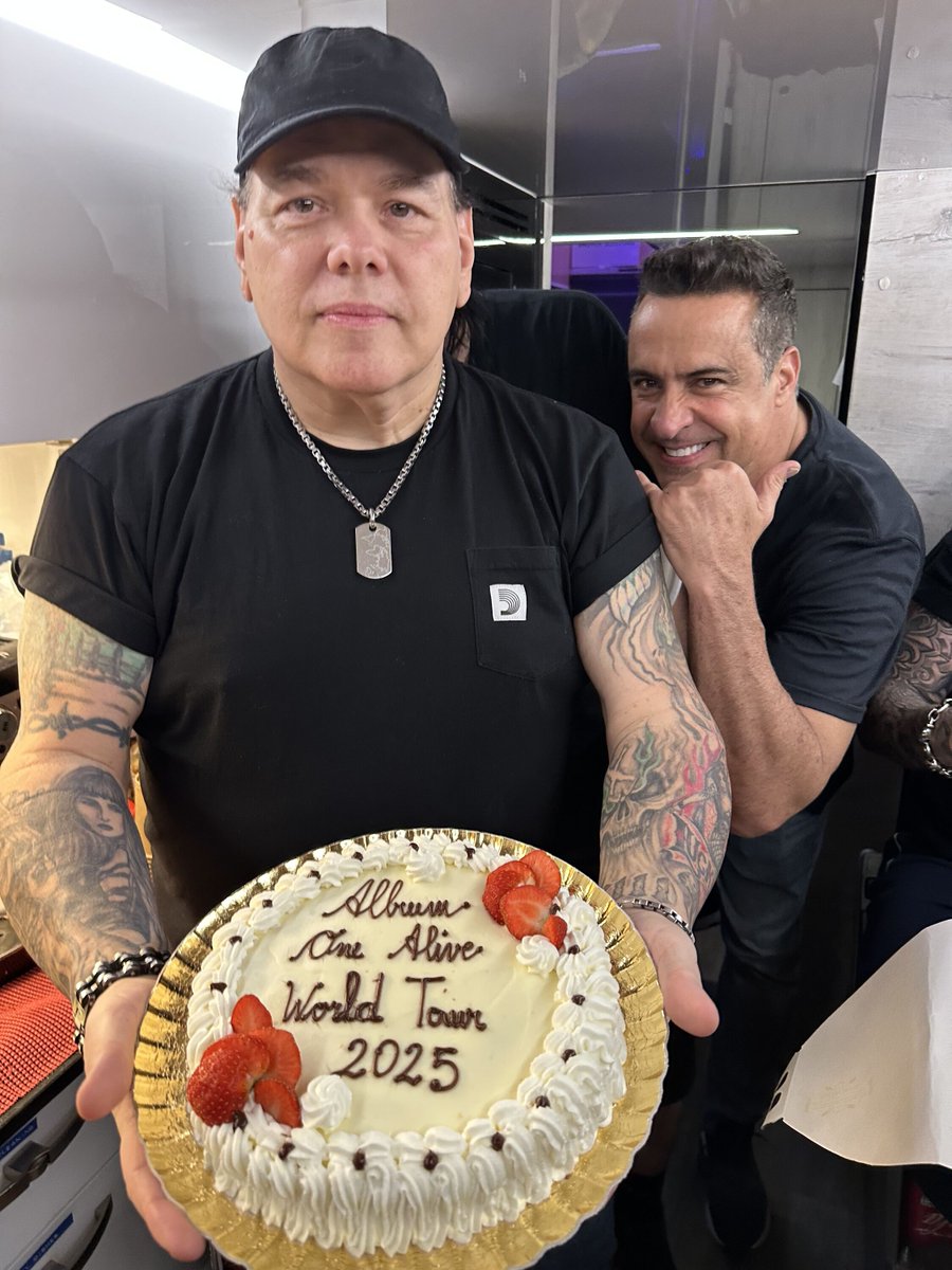 WASPOfficial's tweet image. A end of tour celebration!