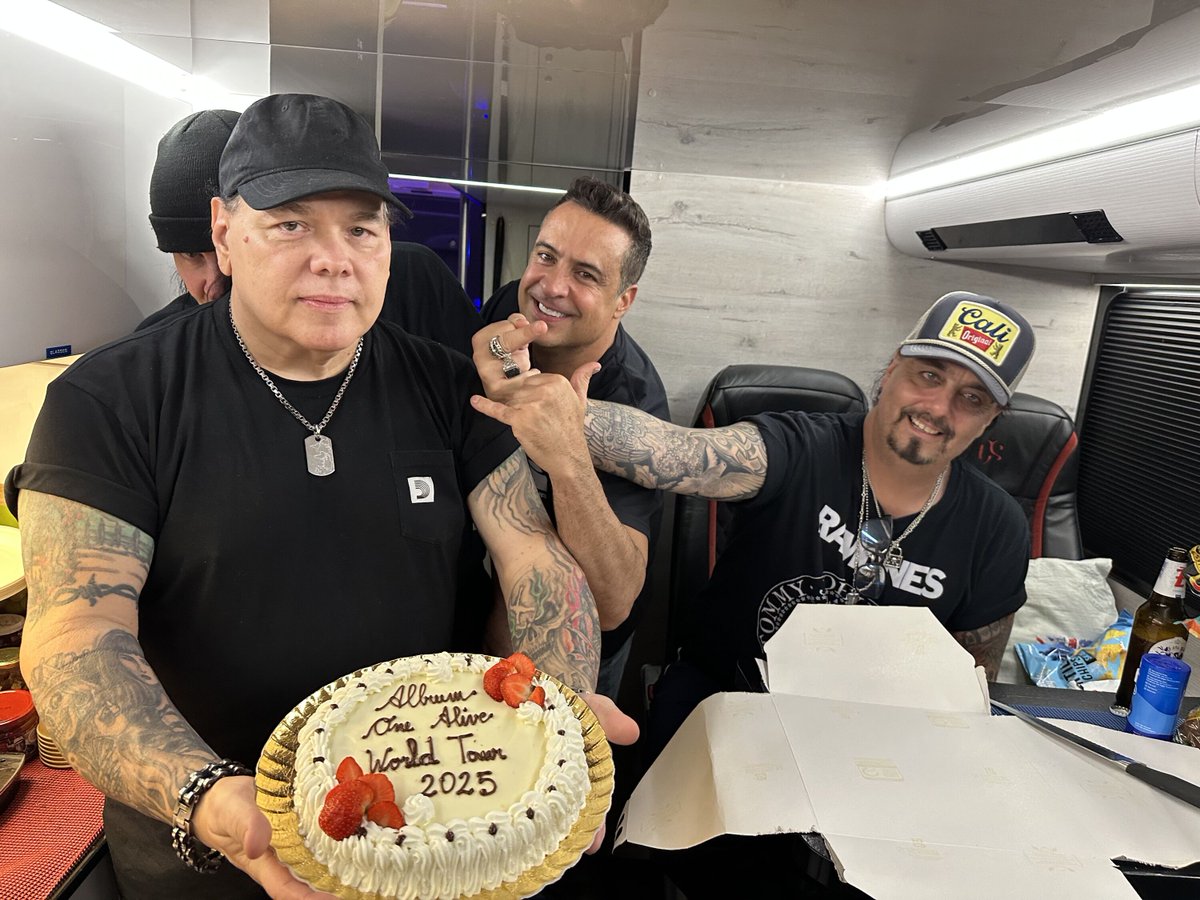 WASPOfficial's tweet image. A end of tour celebration!
