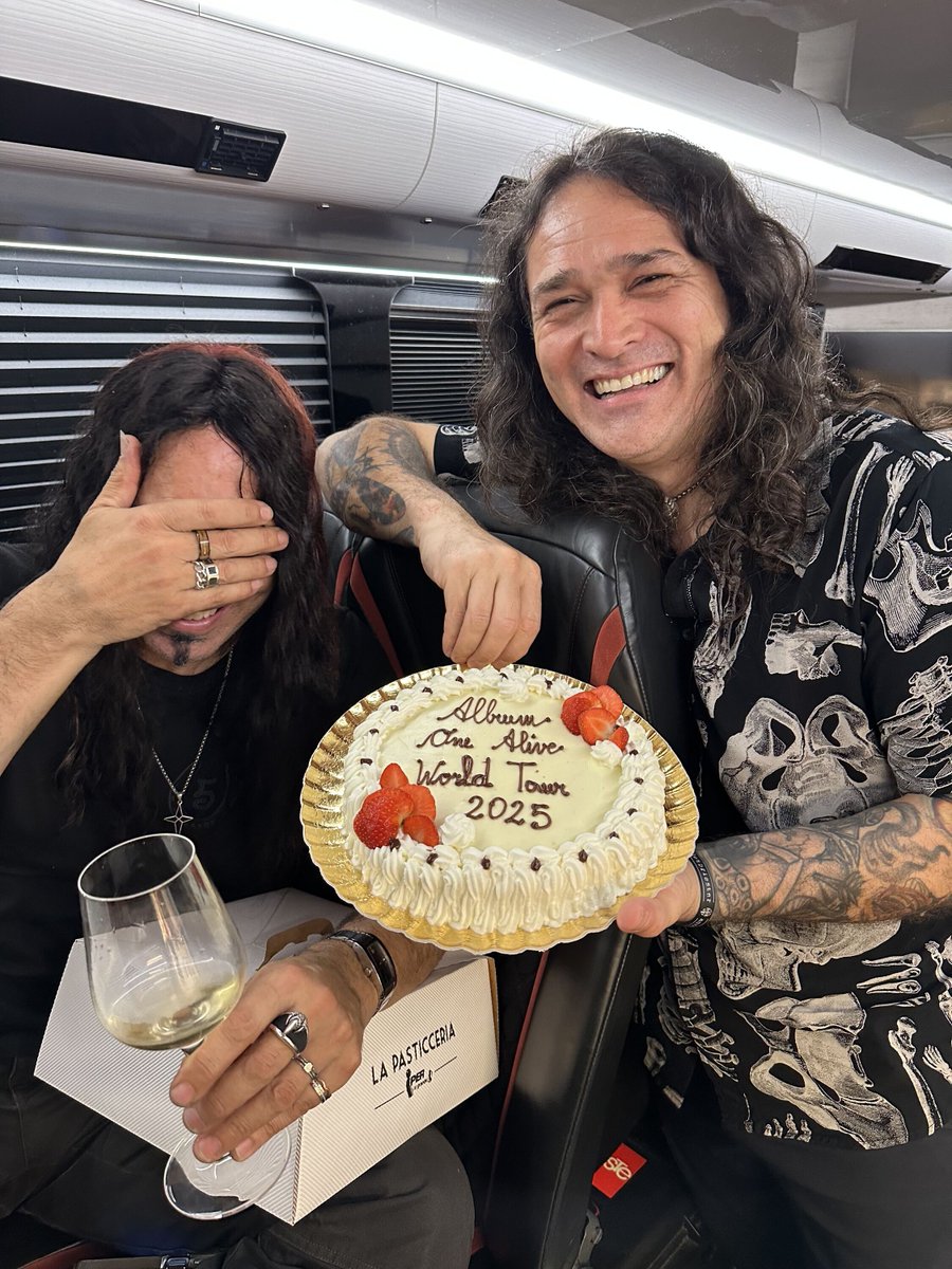 WASPOfficial's tweet image. A end of tour celebration!