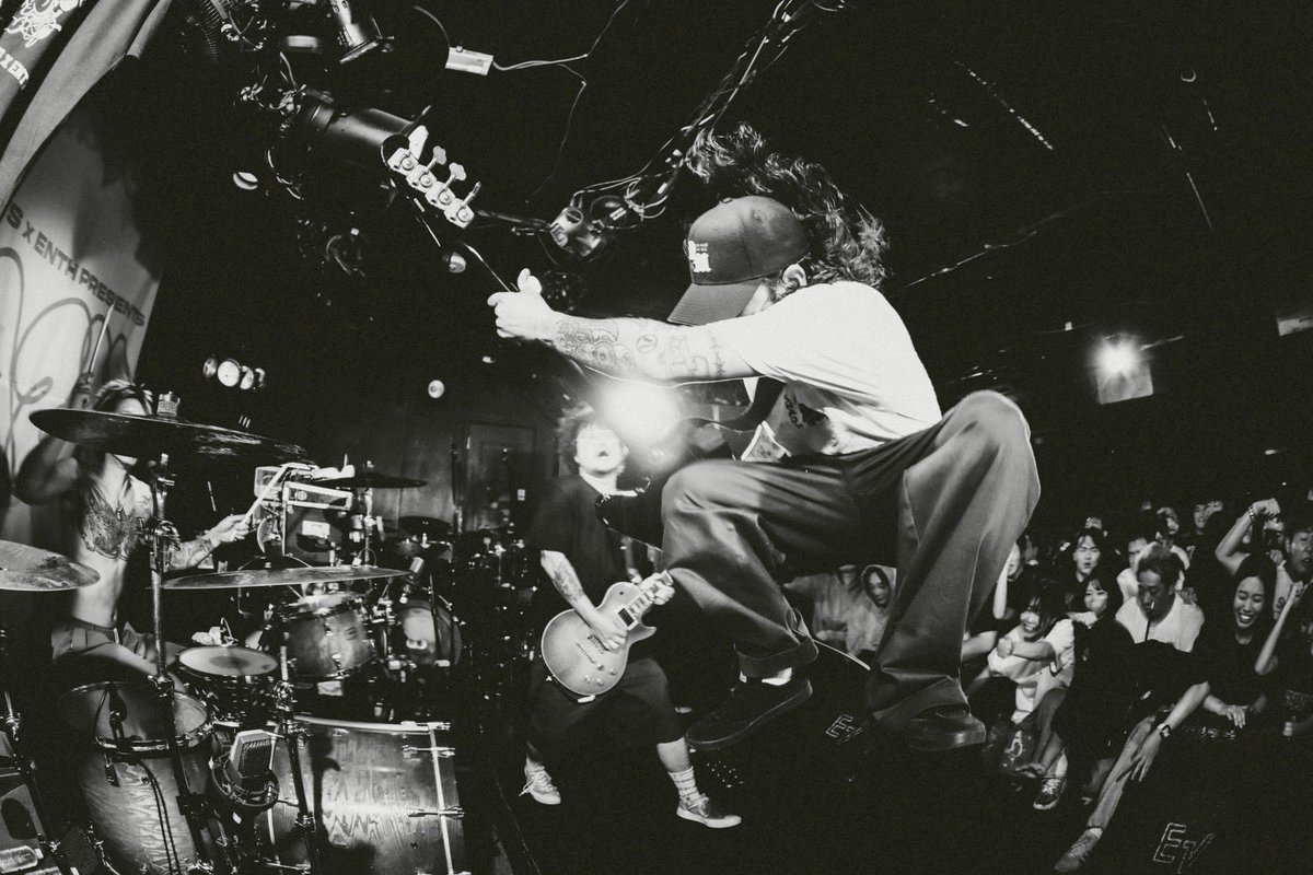 ENTH_official's tweet image. 【info】

SHADOWS x ENTH  Presents.
-EAZY-

10/31(金)
横浜F.A.D

ENTH
SHADOWS

ツアー初日
ありがとうございました！🔥

📸 Keiju Kawase

#EAZY #BMP