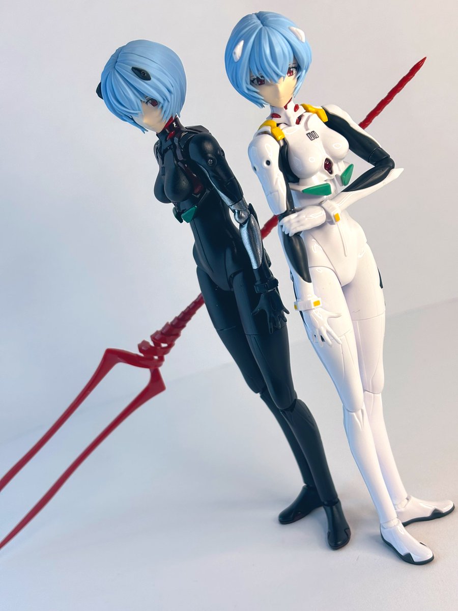 これがやりたかった…！
白と黒の綾波レイ…