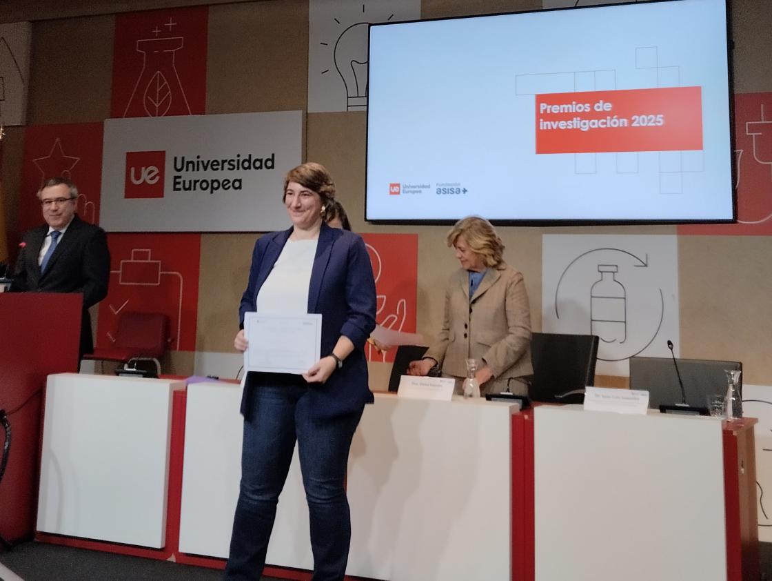 El pasado martes nuestra compañera Elena Jordana asistió  a la "XVI Aula de Gestión Sanitaria" organizada por la Cátedra ASISA-UEM de Ciencias de la Salud, donde recibió un diploma acreditativo de la concesión de uno de los proyectos de investigación. ¡Enhorabuena!