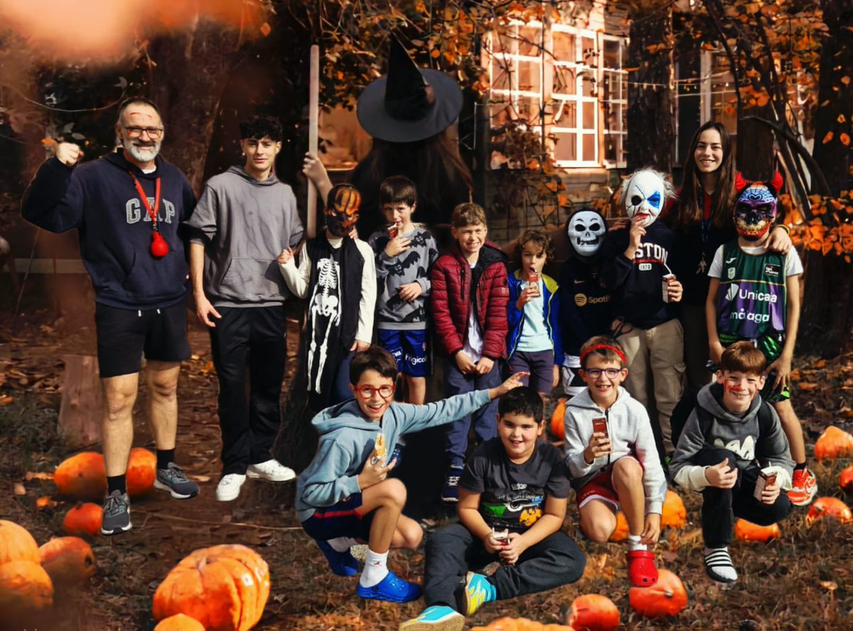 🎃 Entrenament matinal TERRORÍFIC avui a La Salle 👻

El Premini Masculí 1 s’ho ha deixat tot a la pista i a l’esmorzar d’equip 😋

Bona Castanyada! 🌰

#SomSalle