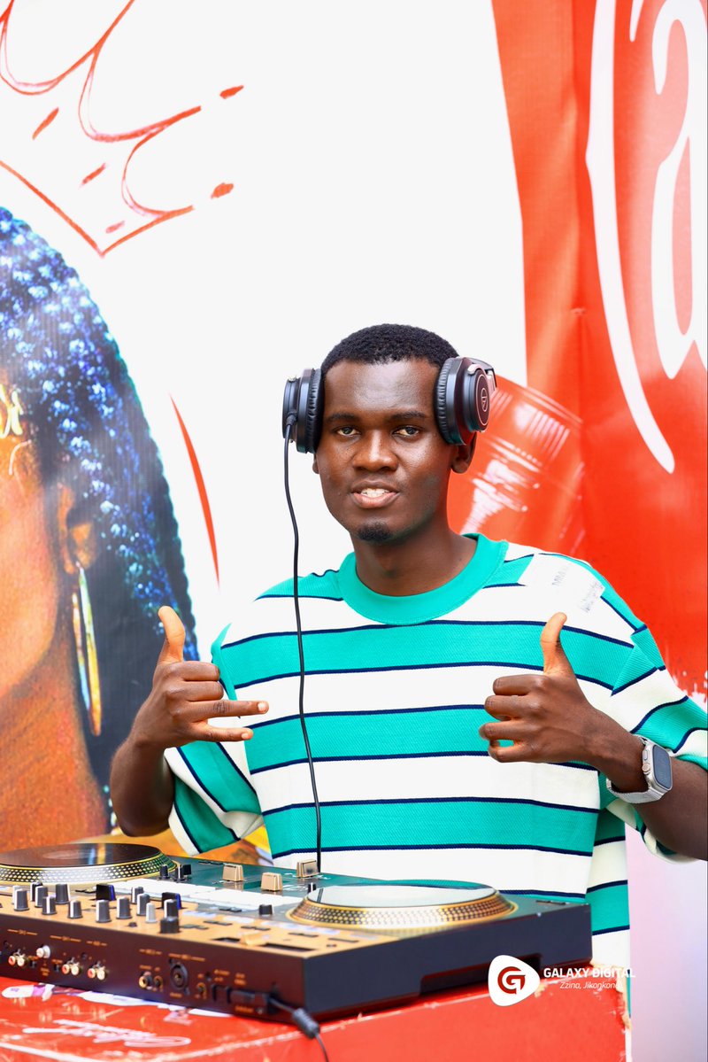 GalaxyFMUg's tweet image. Superstar @iamdjdenno spinning dope mixes ku #ZzinaBigBang 

Powered by #SpiceOn | #CaptainMorganUG