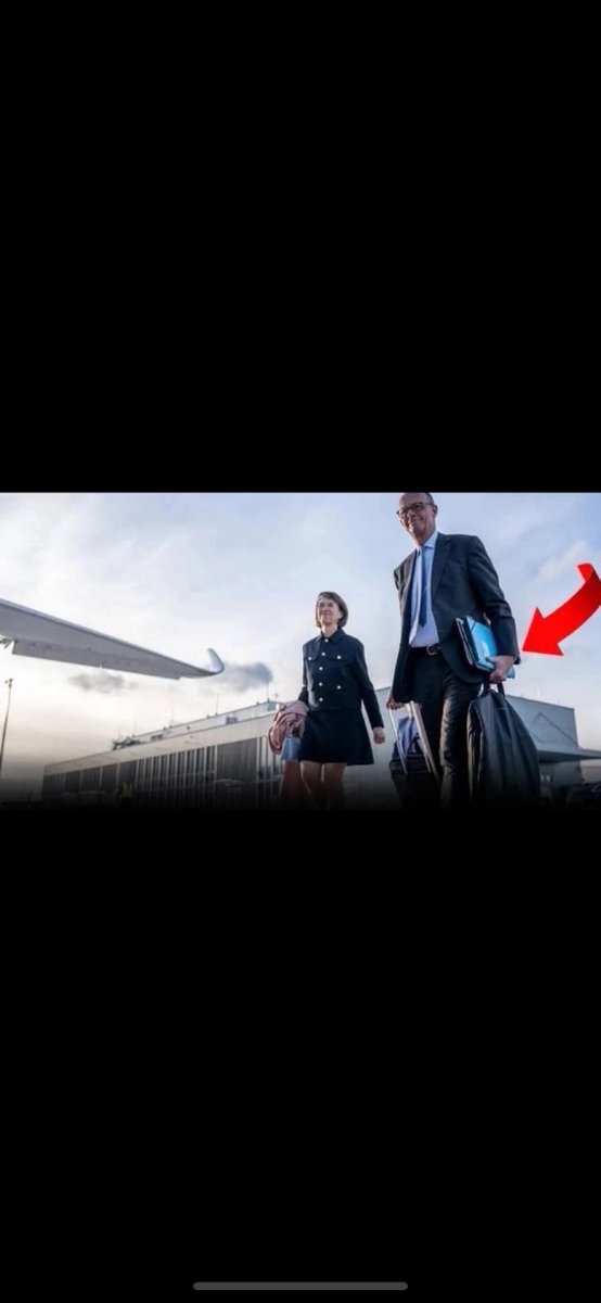 Türkiye’de muhalefetin tek umudu haline gelen 🇩🇪Alman şansölyesi Merz’in çantasında neler var? 

-Çökmek üzere olan Alman sosyal sigorta sistemini kurtarmak için emeklilik yaşını 73’e çıkarma.

-Alman endüstriyel yapısının çökmesi karşısında çaresizlik.

-Ekonomideki çöküş