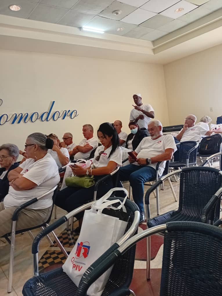 Sesiona asamblea de asociados en la CIR-VPIV de <a href="/ETECSA_Cuba/">ETECSA</a> participa en la misma <a href="/Colina_CTCuba/">Miguel Colina</a> y <a href="/lidiermachado/">lidiermachado1973</a>. 
Enriquecedor debate de los asociados. 
#InnovarEsCrecer
🇨🇺🇨🇺