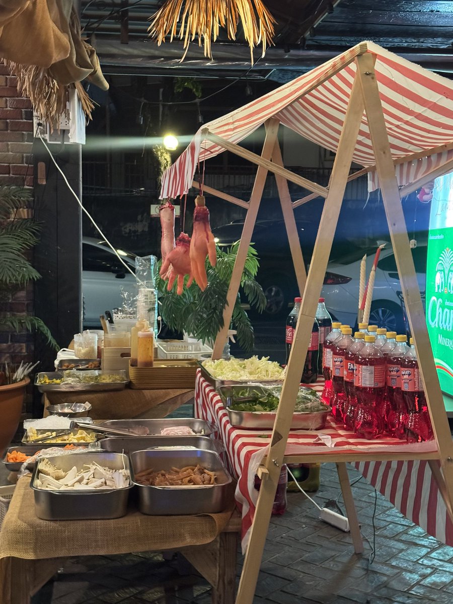 บรรยากาศงาน 😊

#ลานลมหมูกะทะลาดพร้าววังหิน
#Tapeworrachai