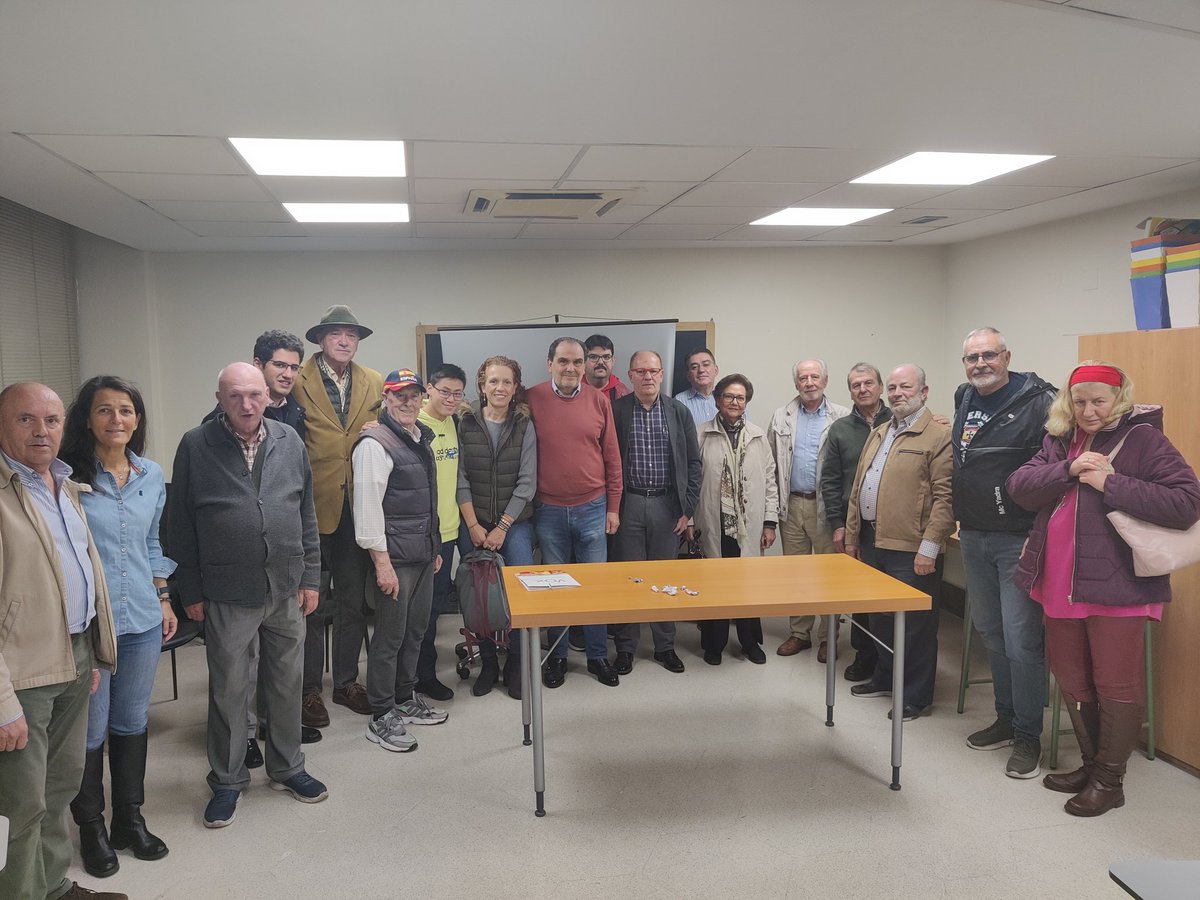 💪💪💪Nuestra reunión de afiliados, a la que asistió nuestra diputada en la Asamblea <a href="/belengvox/">Belén González Moreno</a>, ha resultado un éxito. Hablamos de la situación de VOX en el distrito, así como de la importancia de estar a la altura de los retos que enfrentan Madrid y España.
🇪🇦🇪🇦🇪🇦🇪🇦