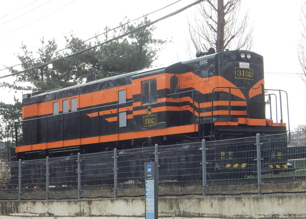 Not only do we need more appreciation for South Korean locomotives, but honestly we genuinely need models of South Korean locomotives, especially US exports.

6006 is an EMD SD18
6351 is an EMD SDP38
2001 is an EMD SW8
3102 is a unique Alco DL532, a 3ft gauge locomotive