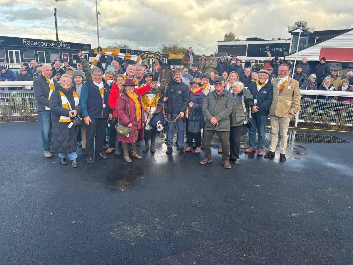 John Barbour WINS at <a href="/UttoxeterRaces/">Uttoxeter Racecourse</a>! 

The boy is good!

There are still shares remaining in John Barbour, who is looking right back on form with <a href="/FOBRacing/">Fergal O'Brien Racing</a>!💛🤍

oldgoldracing.com/horses/john-ba…
