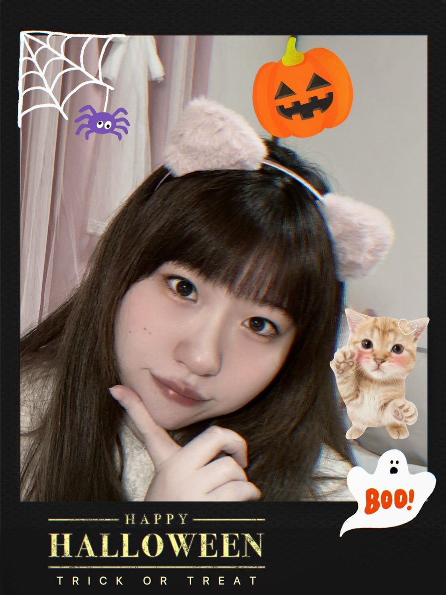 🎃𝑯𝒂𝒑𝒑𝒚 𝑯𝒂𝒍𝒍𝒐𝒘𝒆𝒆𝒏🎃
 
trick or treat！

ギリギリセーフ？笑
(すっぴんに加工で簡単ですみません😭)

ちゃんと仮装してみたいなぁ
何が似合うんだろう🤔