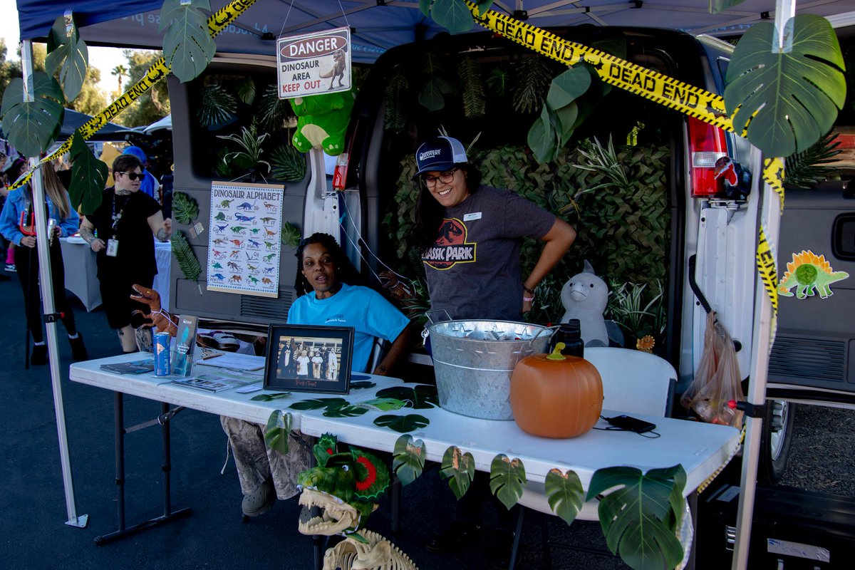 ForRecovery's tweet image. Wishing everyone a happy and safe Halloween! 🎃 🦖 🦕 🌱 we had a blast at the WestCare Nevada Trunk or Treat this week with our recovery fam. In the words of Ian Malcolm, “Life finds a way”

#trunkortreat #spookyseason #recoverycommunity #LasVegas #ForRecovery #soberoctober…