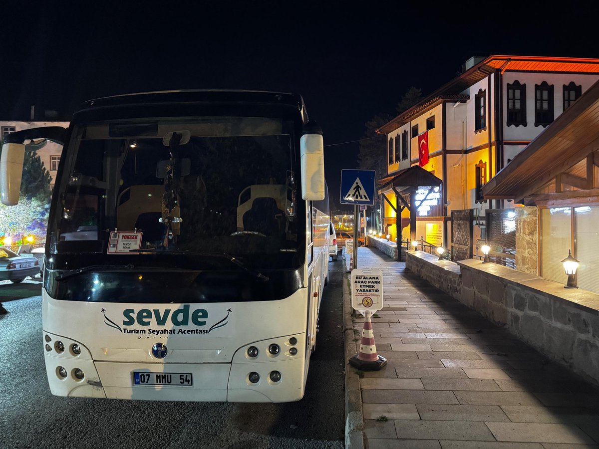 TUR GEZİLERİNİN UĞRAK NOKTASI ÇERKEŞ IŞIKLAR KONAĞI🏚️

Antalya'dan Çerkeş, Safranbolu, Amasra ve Bolu'ya Seyahat eden  Sevde Tur firmasının misafirlerini Çerkeş Işıklar Konağı'nda  Kadın Girişimi Üretim ve İşletme Kooperatifimizde misafir ettik.