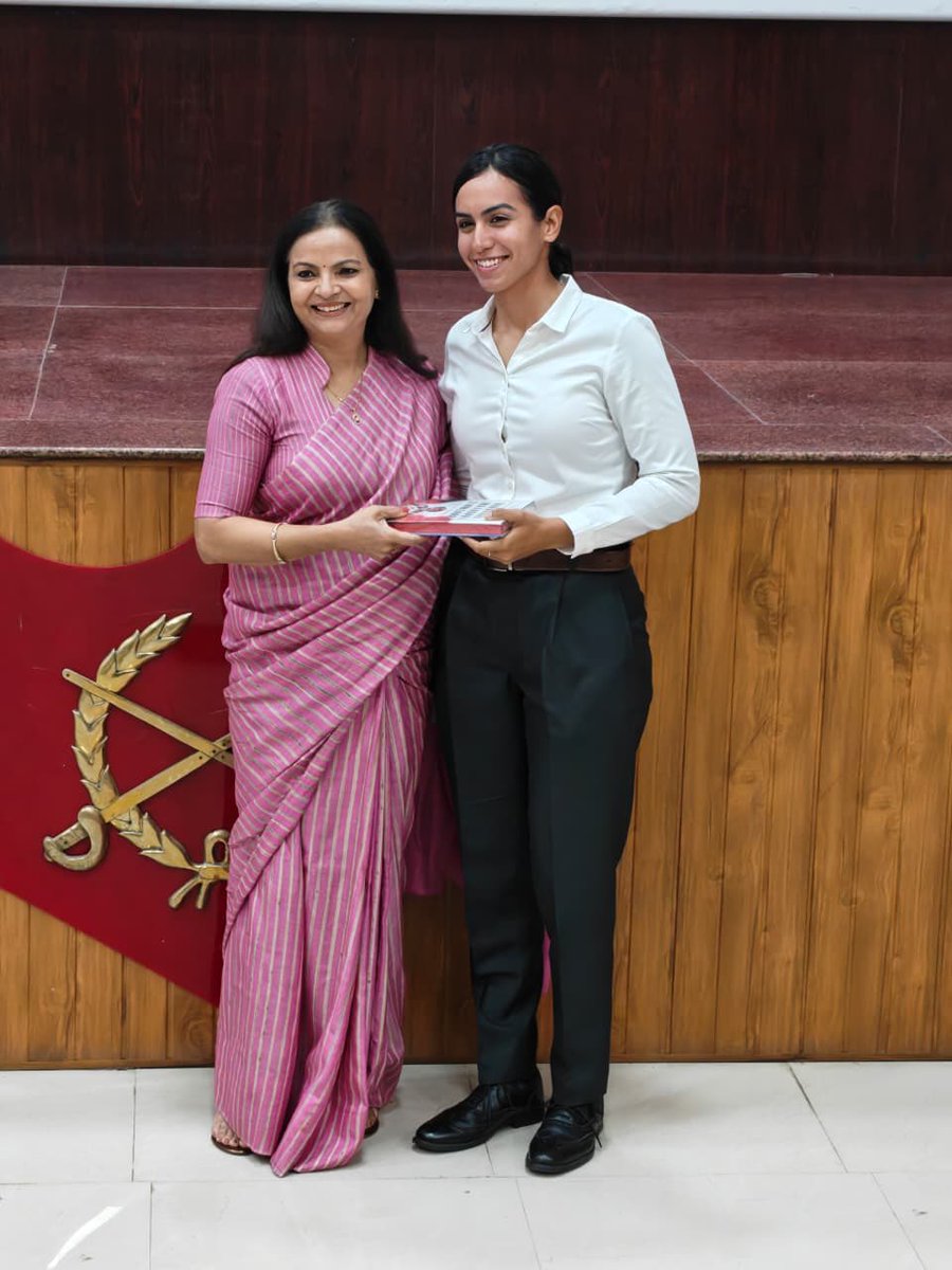 ia_awc's tweet image. #AWC Mhow, organised Human Library on 31 Oct 25. Event sought to inspire young minds by motivating stories of courage &amp;amp; extraordinary achievements shared by achievers in Shooting, mountaineering &amp;amp; archery at National &amp;amp; international level.
⁦@adgpi⁩