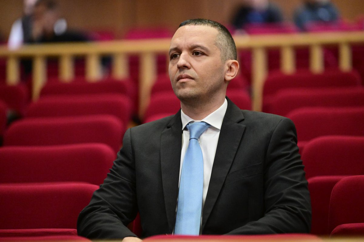 Σήμερα στο Εφετείο ανέδειξα δύο πολύ κρίσιμα ντοκουμέντα που ανατρέπουν την εις βάρος μου ποινική δίωξη:
1. Την νομικώς άρτια και τεκμηριωμένη πρόταση της Αντιεισαγγελέως του Αρείου Πάγου που εισηγείται την αθώωσή μου.
2. Το αίτημα της Εισαγγελίας Εφετών Αθηνών προς την βουλή για