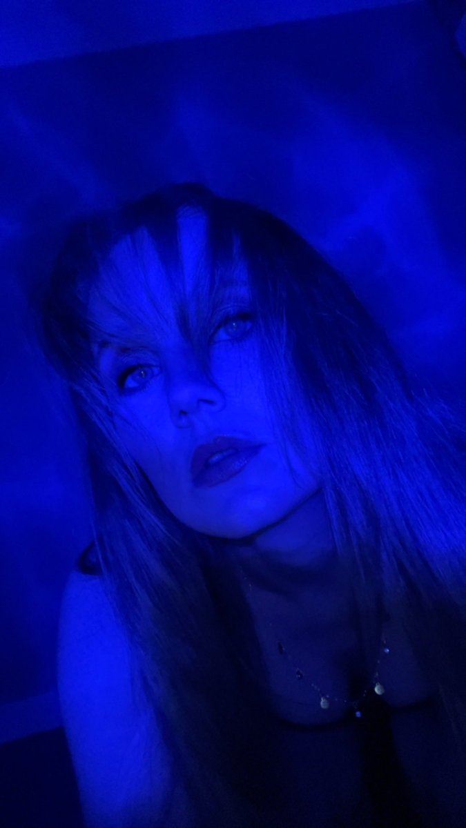 Rebeccam342's tweet photo. 🥶🥶🥶

#poser #idek #cute #love #friday #halloween #weekend https://t.co/Qg5NQgvXM9