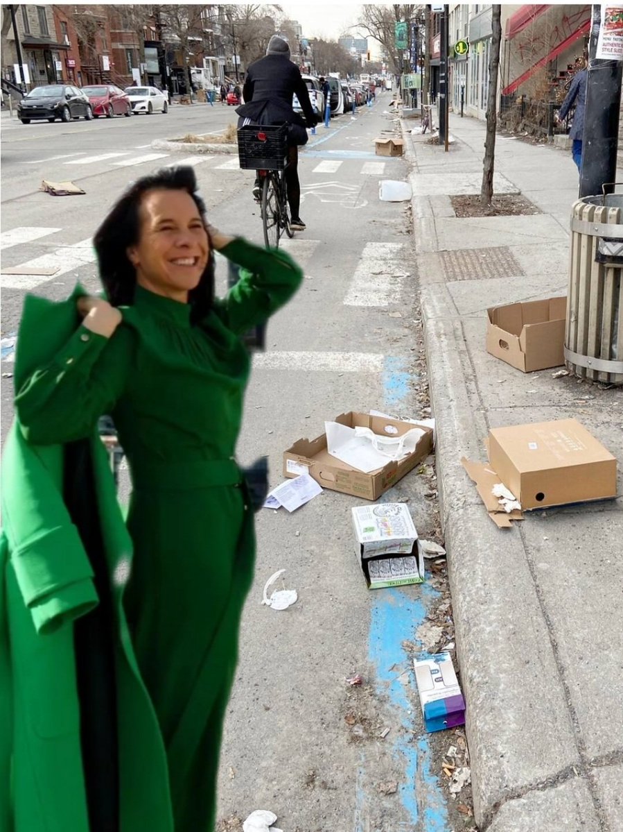 malaf01's tweet image. J&apos;adore l&apos;art urbain 
Alors j&apos;ai décidé d&apos;ajouter des décors urbains pour améliorer artistiquement ces oeuvres qui étaient de toutes façon déjà très près de la perfection.
Magnifique 🥰