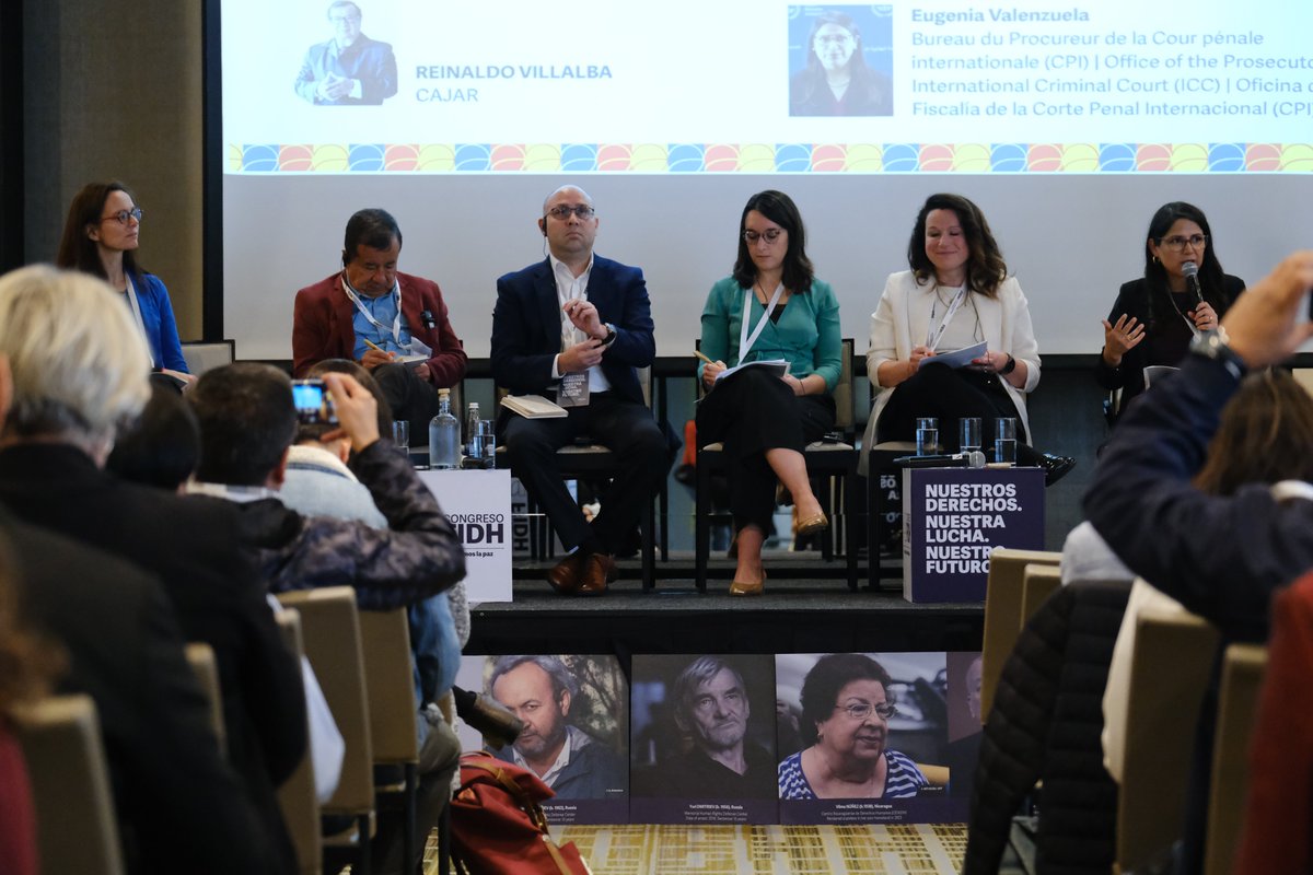 En representación de <a href="/_Provea/">PROVEA</a> expuse la situación de los derechos humanos de #Venezuela en el 42º #FIDHcongress que reunió a más de 150 defensores del mundo.

🧵Va un resumen de los temas 🇻🇪 que abordé en este encuentro:

Fotos Nelson Cardenas / <a href="/fidh_es/">FIDH</a>