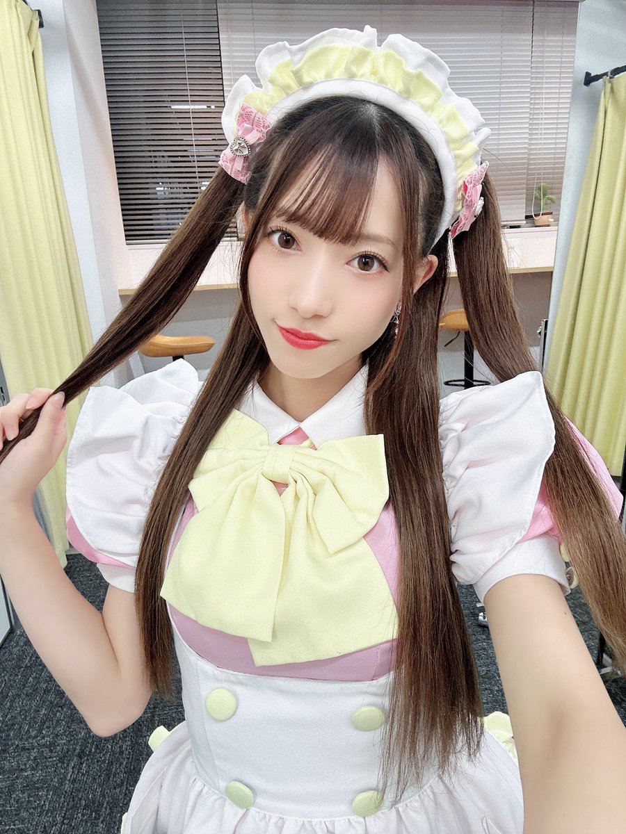 chimu_aaa's tweet photo. ストロベリークリーム雨服🍓💛 https://t.co/WNOMYqyEKD