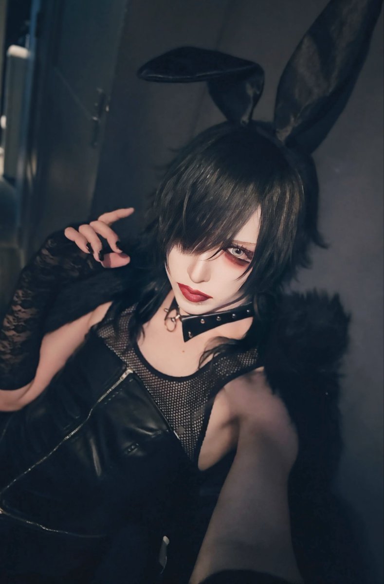 Reiya_xaaxaa's tweet photo. ハッピーハロウィン。
ありがとうございました。数億年ぶりに黒髪にしました。 https://t.co/AxkEBxJNFX
