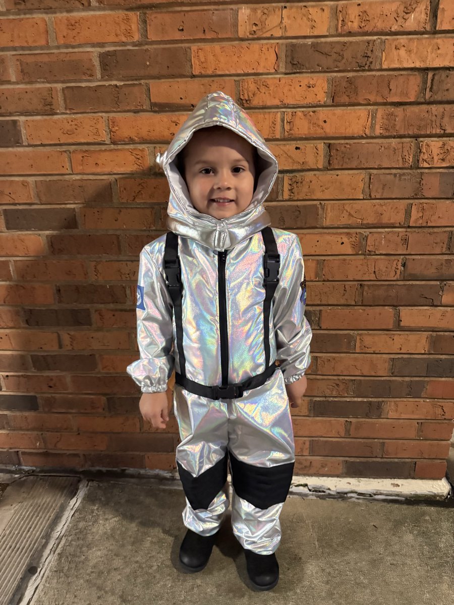 Happy dad moment! Maybe one day she will be a real astronaut, but whatever she chooses to be, she will shoot for the moon!